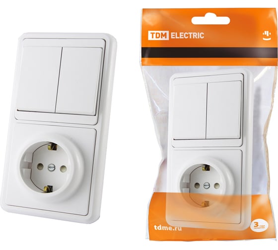 Блок TDM ELECTRIC комбинированный, БКВР 2-х клавишный выключатель, розетка, 2П З с з/ш SQ1813-0002