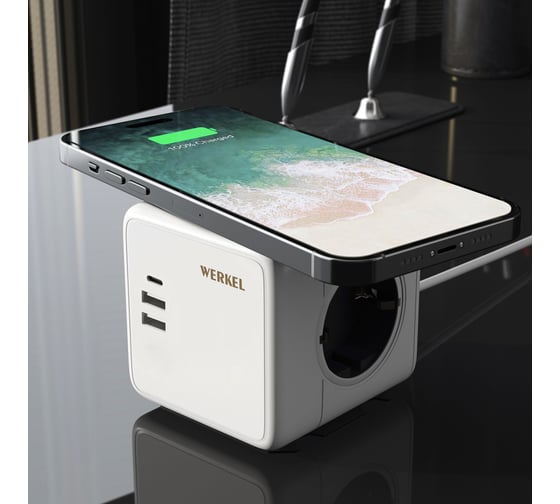 Розеточный блок WERKEL 3-местный + 3 USB + беспроводная зарядка a066454