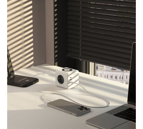 Розеточный блок WERKEL 3-местный + 3 USB + беспроводная зарядка a066454
