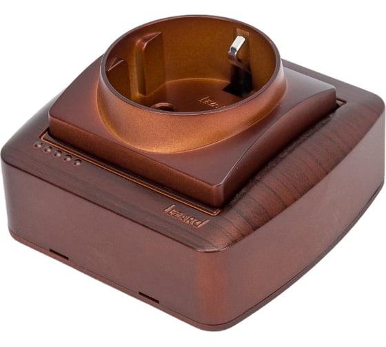 Розетка Lezard DEMET с заземлением, маун 711-0400-122