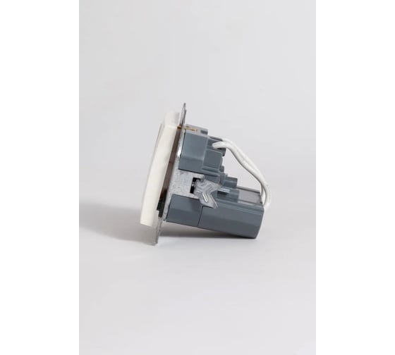 Розетка Elbi Zena Vega белый с/з зарядка (Type C+USB) 5V 2400 mA 609-010200-334
