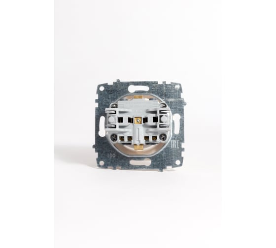 Розетка Elbi Zena Vega Слоновая Кость с заземлением и защитой от детей M+K 609-012500-243