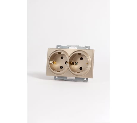 Розетка Elbi Zena Vega Титан 2-я с заземлением M+K 609-011400-907