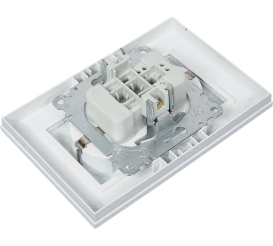 Розетка 2-я MAKEL с/з СП Karea 16А IP20 серебро 56065082