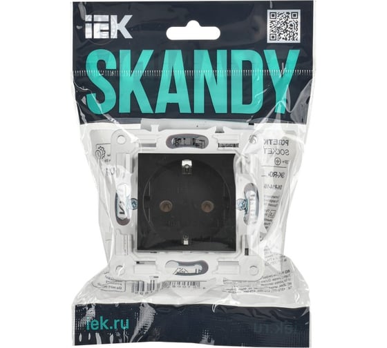 Розетка с заземлением IEK SKANDY без защитных шторок 16А SK-R05Bl черный SK-R11-16-K02