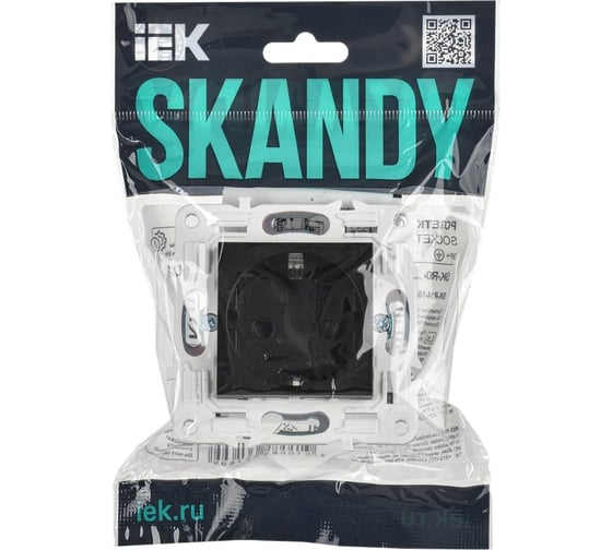 Розетка с заземлением IEK SKANDY с защитными шторками 16А SK-R04Bl черный SK-R14-16-K02