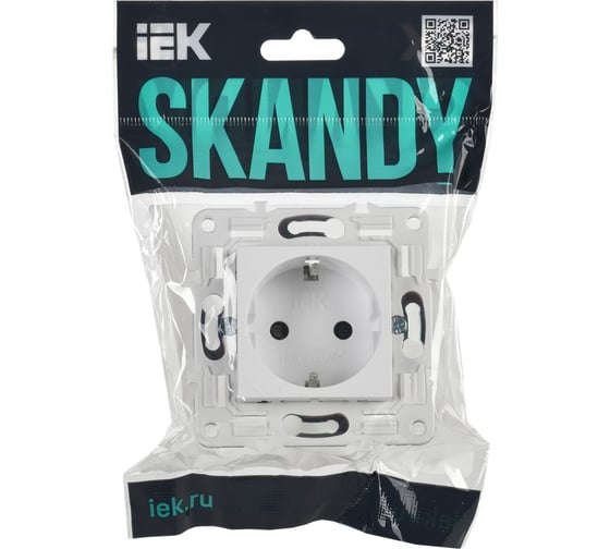 Розетка с заземлением IEK SKANDY с защитными шторками 16А б/к SK-R06W арктический белый SK-R14-16-1-K01