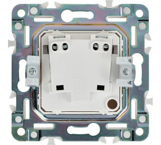 Розетка без заземления IEK SKANDY без защитных шторок 10А SK-R02W арктический белый SK-R10-10-K01