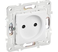 Розетка без заземления IEK SKANDY с защитными шторками 10А SK-R01W арктический белый SK-R13-10-K01