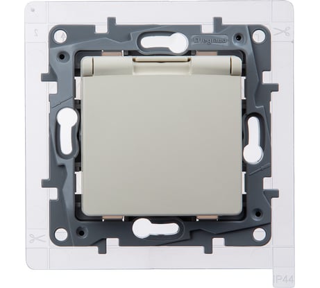 Розетка Legrand с заземлением IP44 Legrand Etika со шторками с защитной крышкой 16А 250В винтовые зажимы слоновая кость 672326