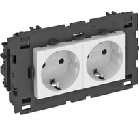 Розетка силовая 0 двойная OBO Bettermann 2x2К+З Modul45connect, со шторками, 16А 250В белая 6120432