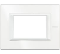 Декоративные накладки Legrand Axolute прямоугольной формы, цвет белый, на 3 модуля HA4803HD