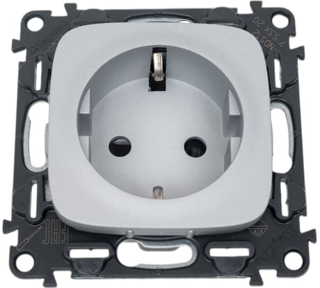 Силовая розетка Legrand Valena ALLURE 2К+З 16А 250В с защитными шторками.Безвинтовые зажимы.С лицевой панелью.Алюминий 753920