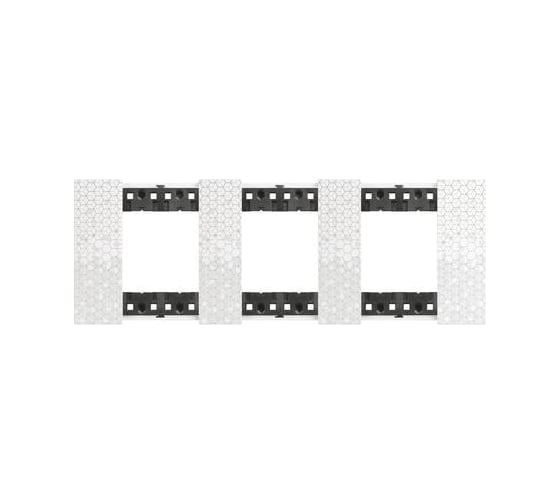 Декоративная рамка Bticino LIVING NOW 3 поста (2+2+2 модуля). Цвет "Пиксель" KA4802M3MW 1