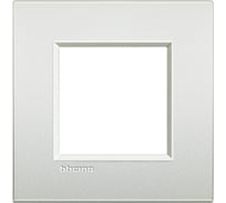 Лицевая панель Bticino Livinglight 2мод. Белый жемчуг LNE4802PR