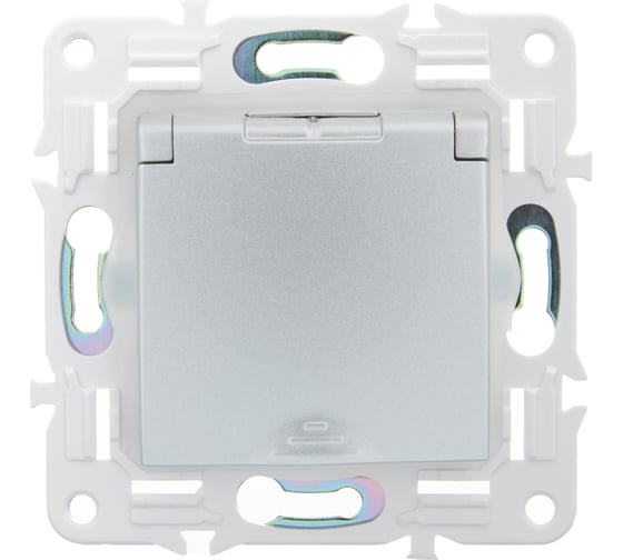 Розетка IEK SKANDY SK-R11S заземляющий контакт, шторки, крышка, 16А, IP44, серебро SK-R16-16-44-K23
