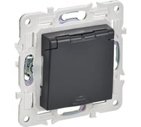 Розетка IEK SKANDY SK-R11T заземляющий контакт, шторки, крышка, 16А, IP44, титан SK-R16-16-44-K48