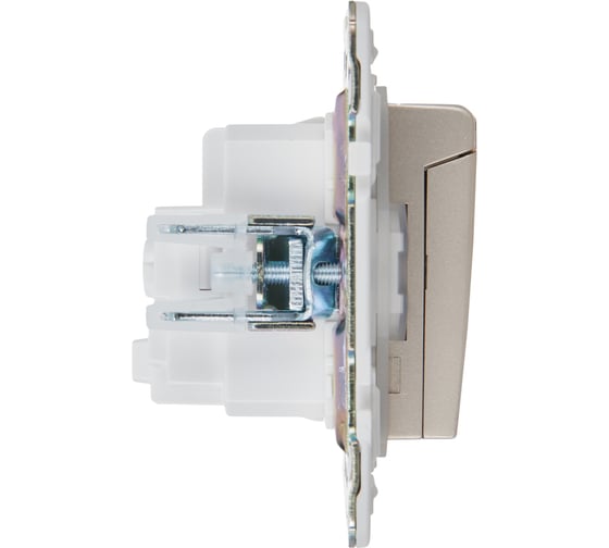 Розетка IEK SKANDY SK-R11Sh заземляющий контакт, шторки, крышка, 16А, IP44, шампань SK-R16-16-44-K37