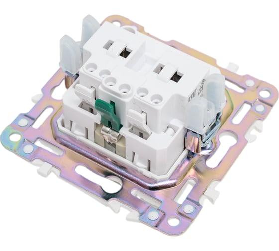 Розетка IEK SKANDY SK-R06B с заземляющим контактом, со шторками, без крышки, 16А, бежевый SK-R14-16-1-K10