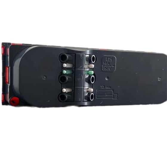 Розетка электрическая SPL 3x2К+З со шторками, с безвинтовым зажимом, под углом 45гр, красный, 10 шт. 200022
