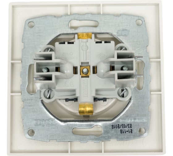 Розетка с крышкой MONO ELECTRIC Despina, с заземлением, слоновая кость 102-010021-118