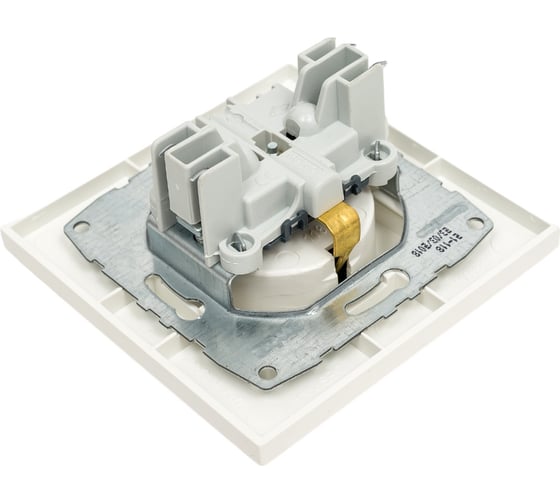 Розетка с крышкой MONO ELECTRIC Despina, с заземлением, слоновая кость 102-010021-118