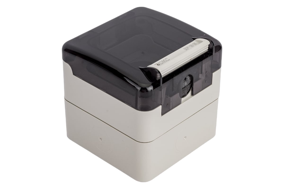 Розетка для поверхностного монтажа DKC IP66 с вставленной вилкой ...