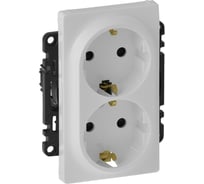 Силовая розетка Legrand Valena LIFE  двойная 2х2К+З 16А 250В с лицевой панелью.С защитными шторками.Безвинтовые зажимы.Белая 753426