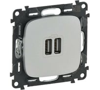 Розетка Legrand Valena ALLURE Алюминий 2-ая USB 240В/5В 1500мА с лицевой панелью 754997