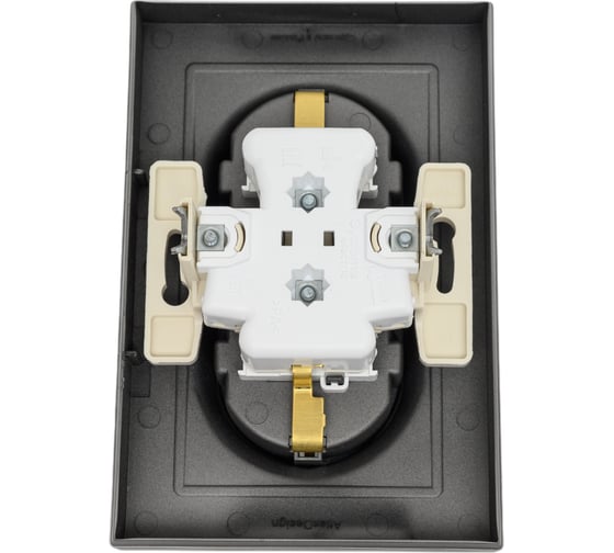Розетка Systeme Electric AtlasDesign Сталь с/з двойная, со шторками, 16А, в сборе SE ATN000926