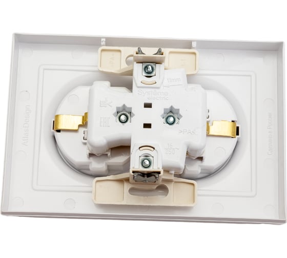 Розетка Systeme Electric AtlasDesign Бел с/з двойная, со шторками, 16А, в сборе SE ATN000126