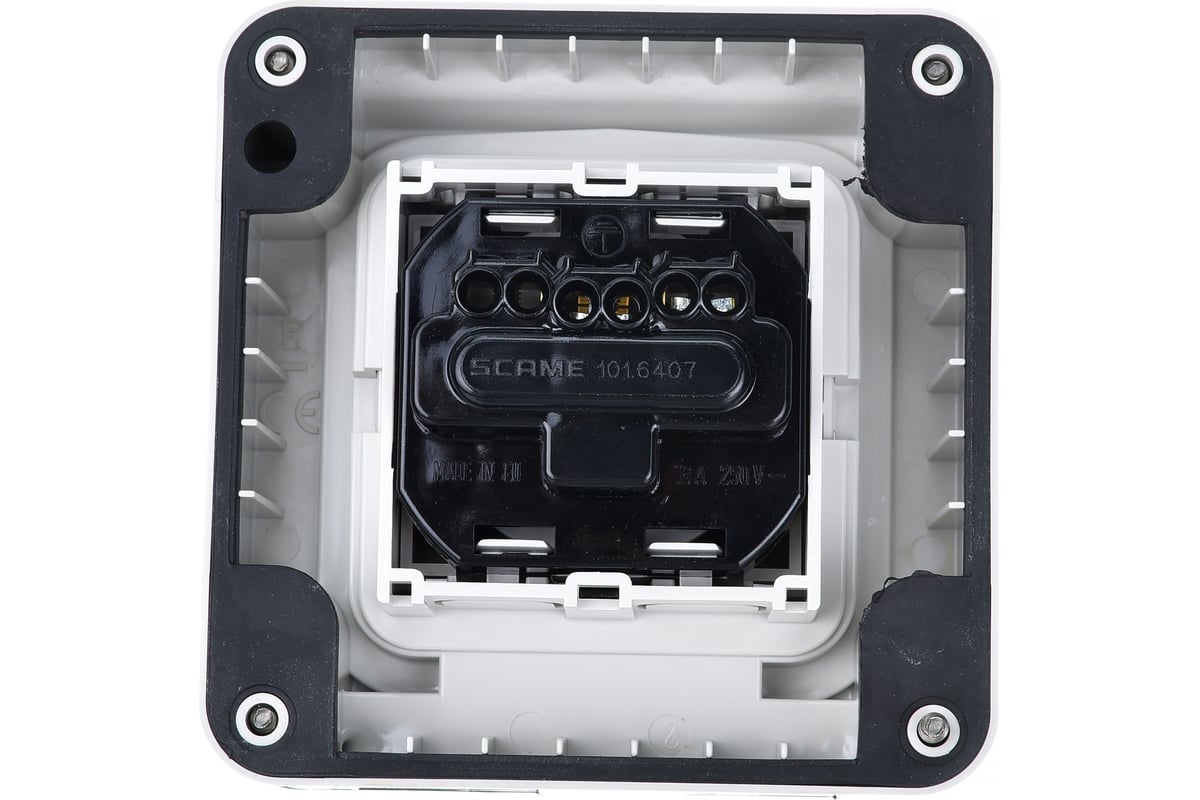Розетка DKC скрытая установка IP66 с вставленной вилкой DIS1374407 ...