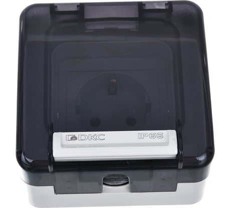 Розетка DKC скрытая установка IP66 с вставленной вилкой DIS1374407