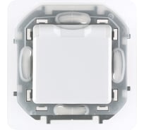 Розетка Legrand с заземлением IP44 Legrand Inspiria со шторками с защитной крышкой 16А 250В винтовые зажимы белый 673740