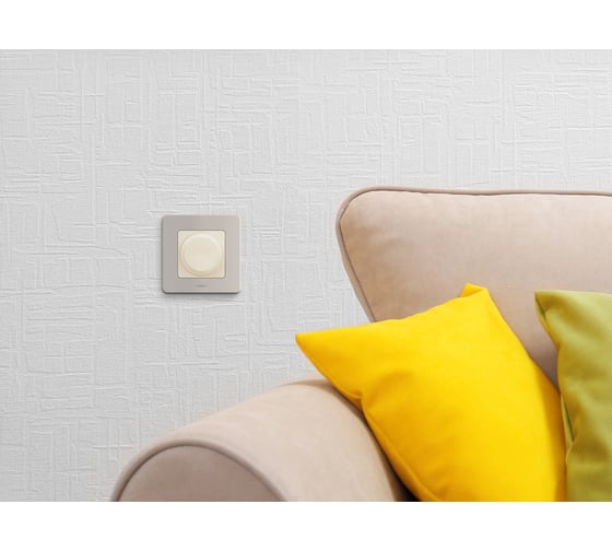 Диммер поворотно-нажимной Legrand Inspiria без нейтрали 300Вт слоновая кость 673791