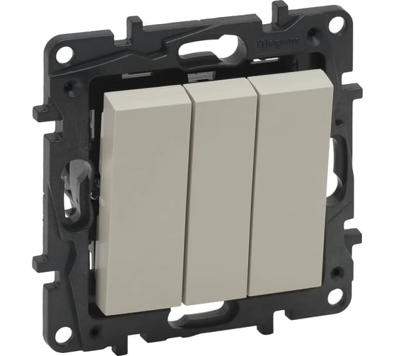 Выключатель Legrand STRUCTURA 3-клавишный, 10А, слоновая кость 764021