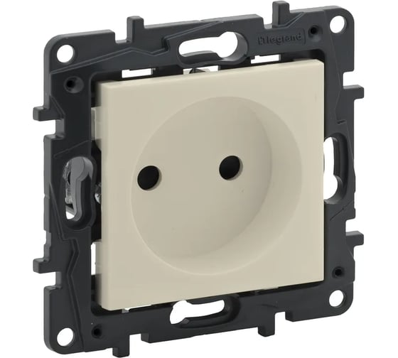 Розетка Legrand STRUCTURA без заземляющего контакта, без защитных шторок, 16А, слоновая кость 764201
