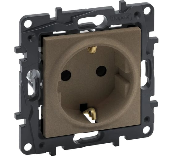 Розетка Legrand STRUCTURA с заземляющим контактом, без защитных шторок, 16А, шампань 764212