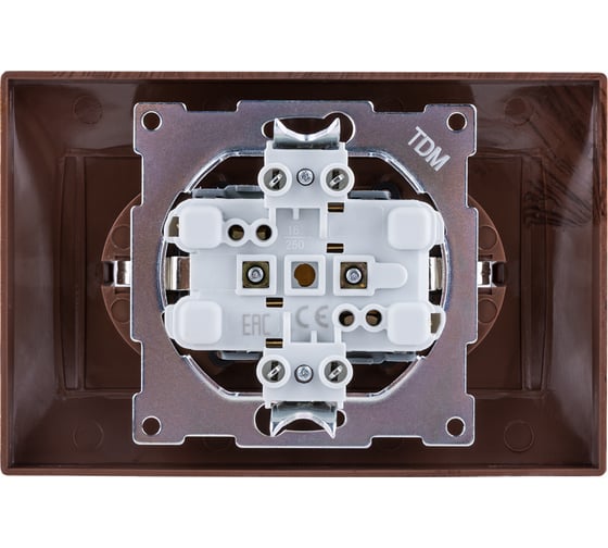Розетка TDM ELECTRIC двойная 2П+З 16А 250В с защитными шторками венге "Лама" SQ1815-0413