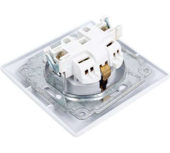 Розетка Intro Solo с заземлением 2P+E Schuko с крышкой, 16А-250В, IP20, СУ, перламутр, Б0053662