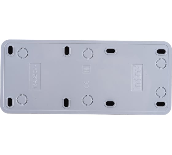 Розетка Intro Quadro без заземления трехместная 3x2P, 16А-250В, IP20, открытая установка, белый, Б0053809