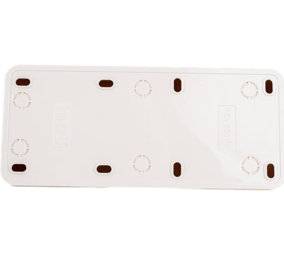 Розетка Intro Quadro 2-206-11 с заземлением трехместная 3x2P+E, 16А-250В, IP20, открытая установка, сосна, Б0053826
