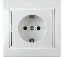 Розетка Intro Plano с заземлением 2P+E Schuko, 16А-250В, IP20, СУ, без лапок, белый, Б0053952