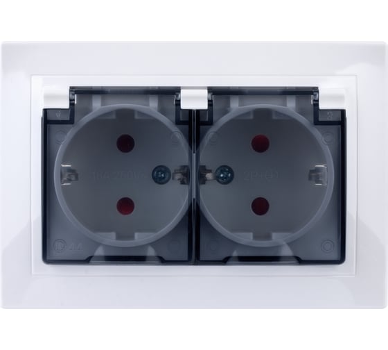 Двойная розетка TDM ELECTRIC 2П+З с защитными шторками и прозрачной крышкой 16А 250В IP44 белая Таймыр SQ1814-0077