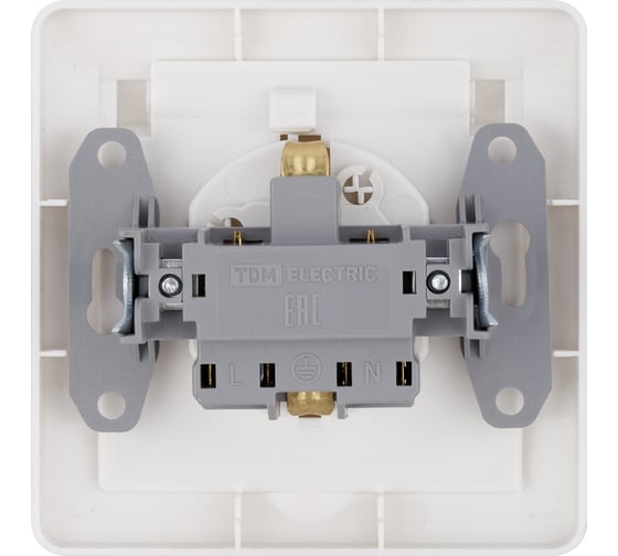 Розетка TDM ELECTRIC 2П+З с защитными шторками и крышкой 16А 250В IP44 белая "Ильмень" SQ1823-0017