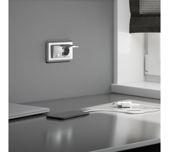 Двойная влагозащищенная розетка WERKEL W1172206 с заземлением с защитными крышками и шторками серебряный a057285