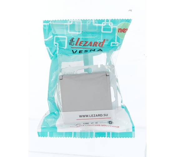 Розетка Lezard VESNA с заземлением, с крышкой, ПБТ, платина 742-3588-123B