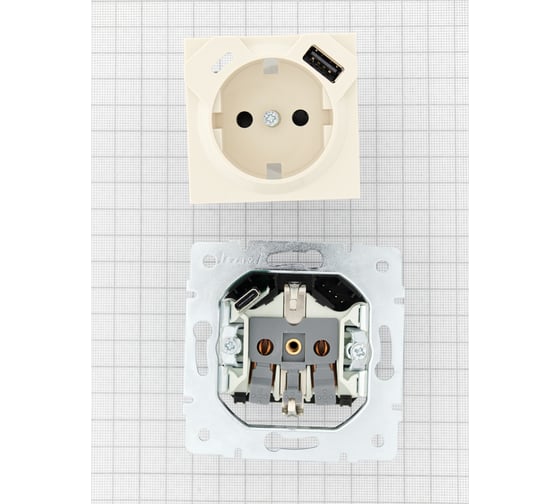 Розетка Lezard VESNA с/з TC+USB разъём крем 742-0388-181TC