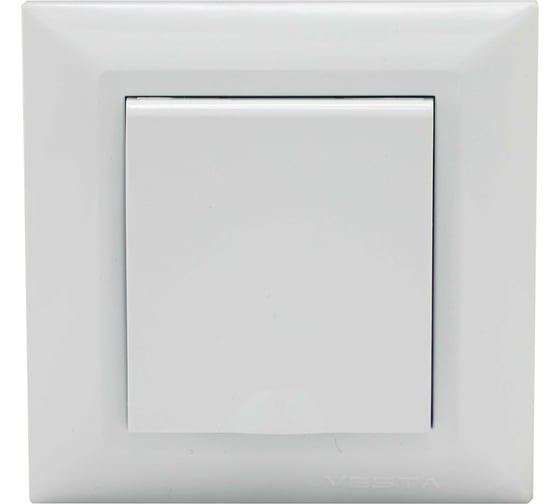 Одинарная розетка Vesta Electric Roma с заземлением с крышкой FRZ00010103BEL