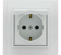 Одинарная розетка Vesta Electric Verona с заземлением с крышкой FRZ00020103BEL